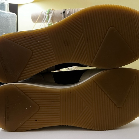 Michael Kors women’s size 9 platform sneakers - Picture 5 of 8